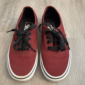 Van’s authentic lace up shoe